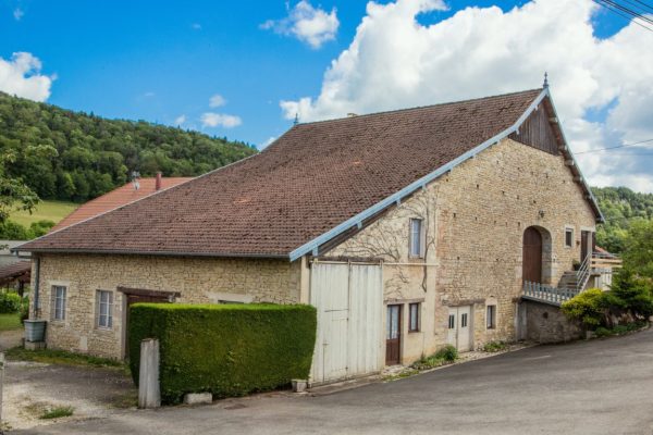 le-gratteris-mairie-village-paysage22