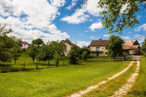 le-gratteris-mairie-village-paysage36