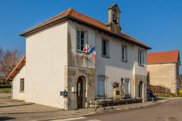 le-gratteris-vue-batiment-mairie8982-2